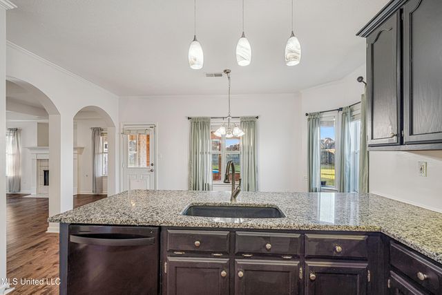 5847 Strawberry Pointe Cove, Southaven, MS 38672