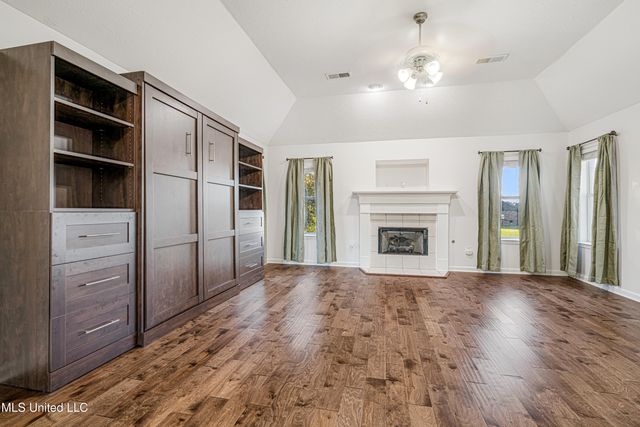 5847 Strawberry Pointe Cove, Southaven, MS 38672