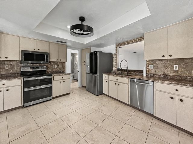 4327 RUM CAY PLACE 21, Sarasota, FL 34233