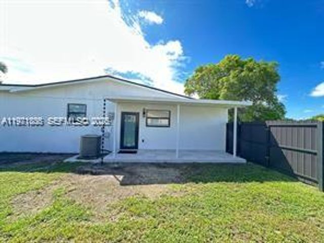 19823 SW 119th Ct, Miami, FL 33177