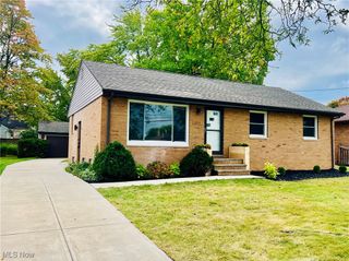 18203 Broxton Drive, Strongsville, OH 44149