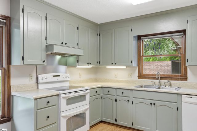 110 Trafalgar Road, Greenville, SC 29617