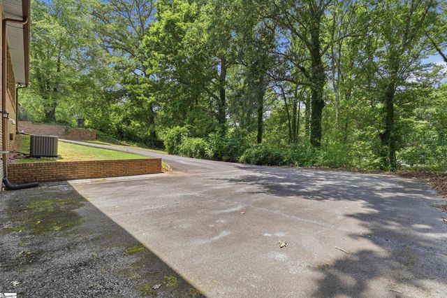 110 Trafalgar Road, Greenville, SC 29617