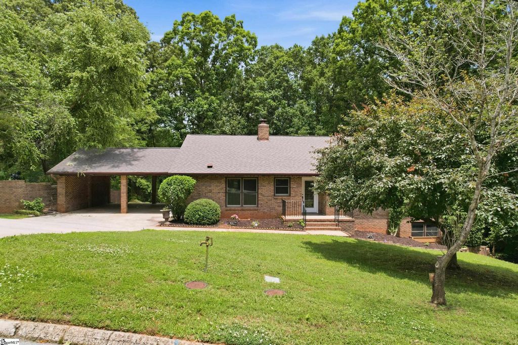 110 Trafalgar Road, Greenville, SC 29617