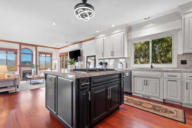 17 Kite Hill Road, Santa Cruz, CA 95060