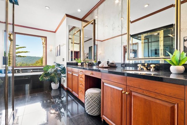 17 Kite Hill Road, Santa Cruz, CA 95060