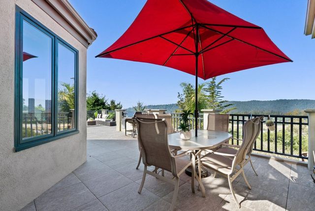 17 Kite Hill Road, Santa Cruz, CA 95060