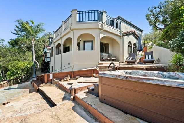 17 Kite Hill Road, Santa Cruz, CA 95060