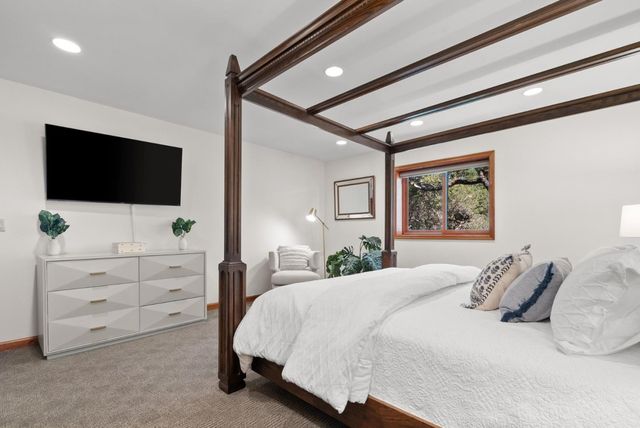 17 Kite Hill Road, Santa Cruz, CA 95060