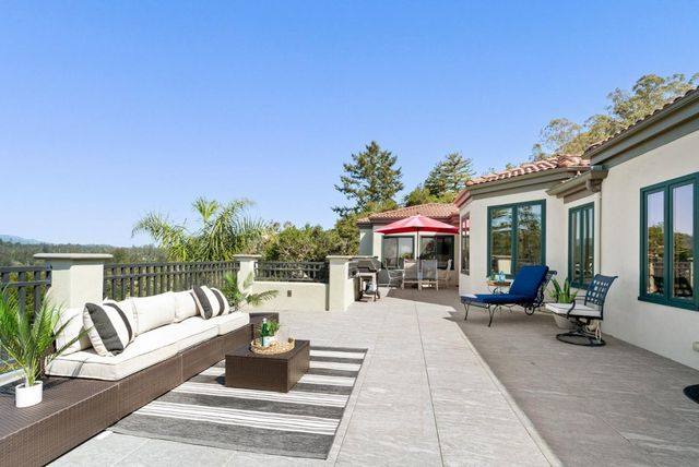17 Kite Hill Road, Santa Cruz, CA 95060