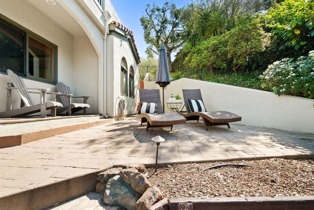17 Kite Hill Road, Santa Cruz, CA 95060