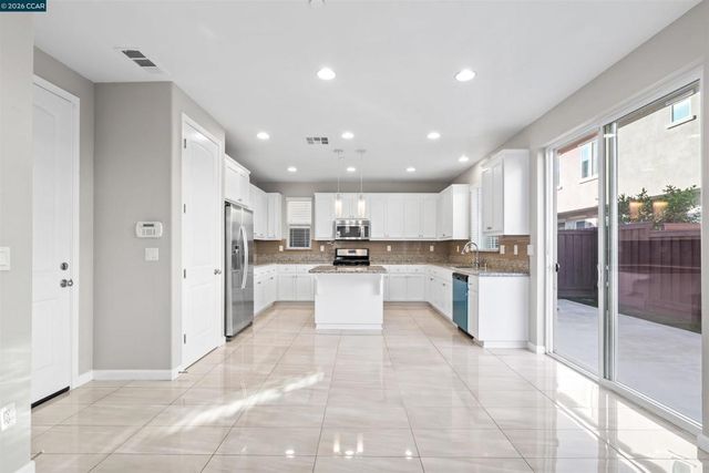 2273 Toscana Dr, Pittsburg, CA 94565