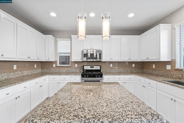 2273 Toscana Dr, Pittsburg, CA 94565