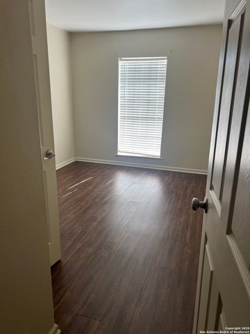4419 N Hein, San Antonio, TX 78220
