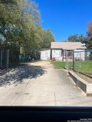 4419 N Hein, San Antonio, TX 78220
