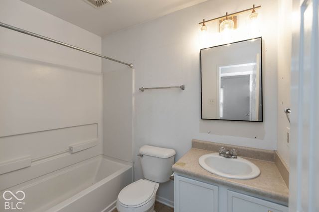 912 Brookstone Drive, Franklin, IN 46131