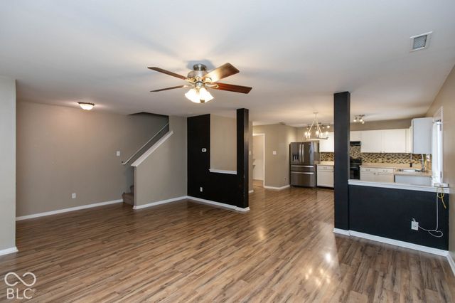 912 Brookstone Drive, Franklin, IN 46131