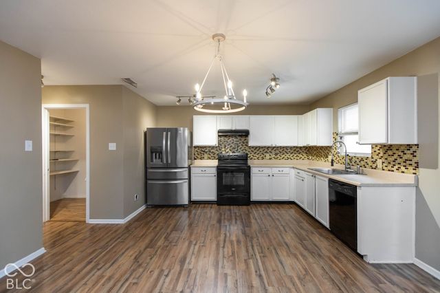912 Brookstone Drive, Franklin, IN 46131