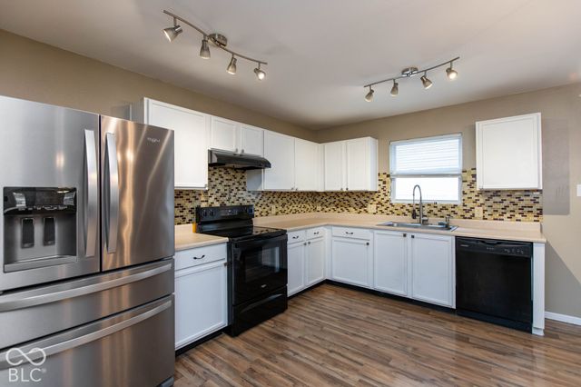 912 Brookstone Drive, Franklin, IN 46131