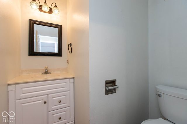 912 Brookstone Drive, Franklin, IN 46131
