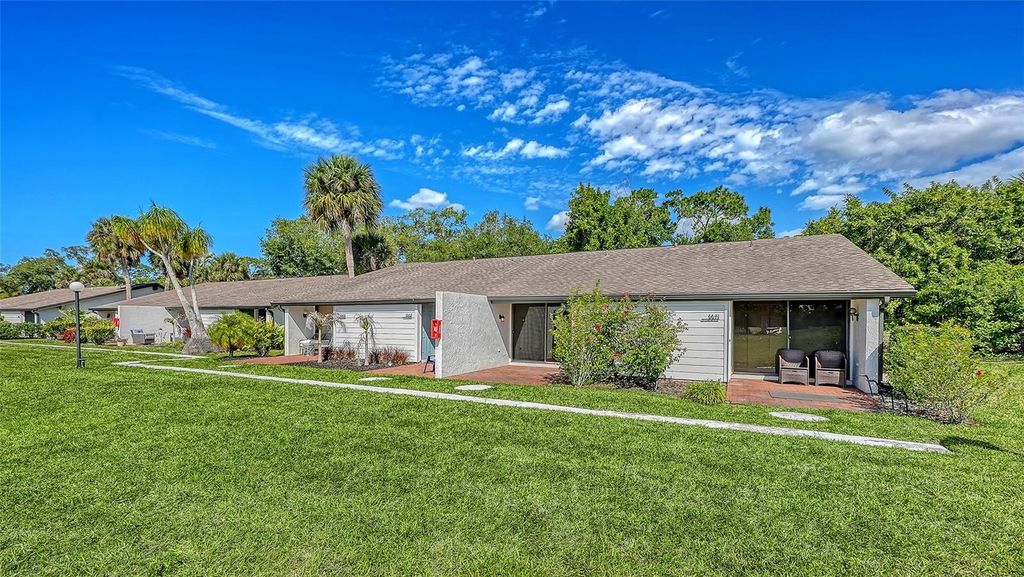 3569 LONGMEADOW 35, Sarasota, FL 34235