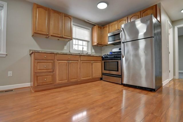 30 Trull St 2, Boston, MA 02125