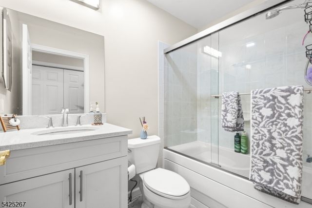 569 Coventry Dr 569, Nutley Twp., NJ 07110