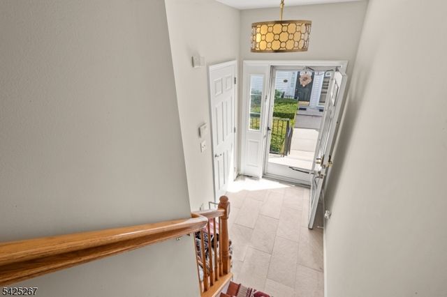 569 Coventry Dr 569, Nutley Twp., NJ 07110