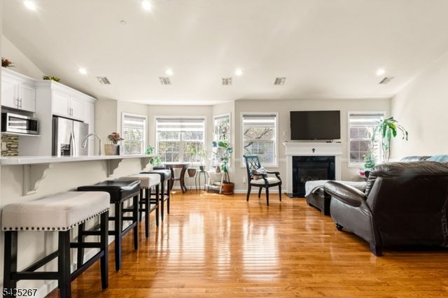 569 Coventry Dr 569, Nutley Twp., NJ 07110