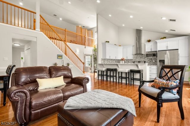 569 Coventry Dr 569, Nutley Twp., NJ 07110