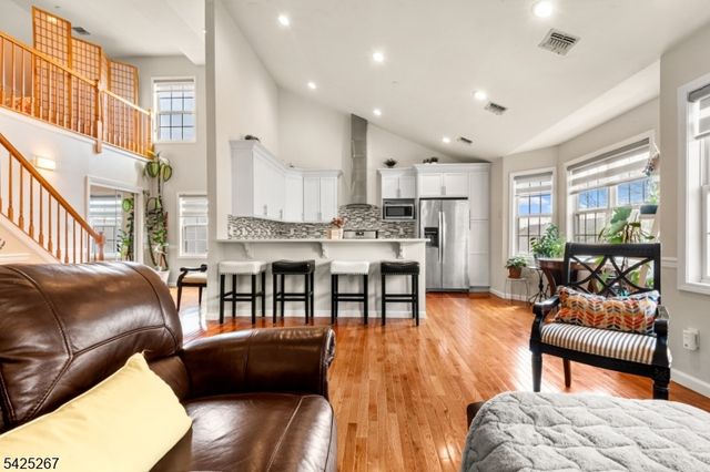 569 Coventry Dr 569, Nutley Twp., NJ 07110