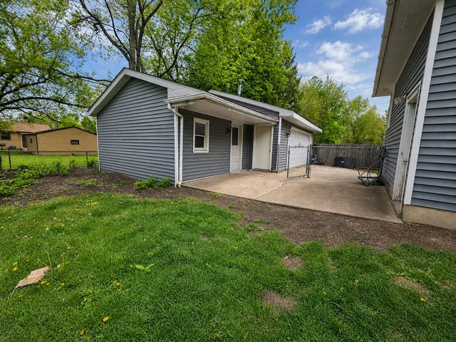 720 Adams Street, Elgin, IL 60123