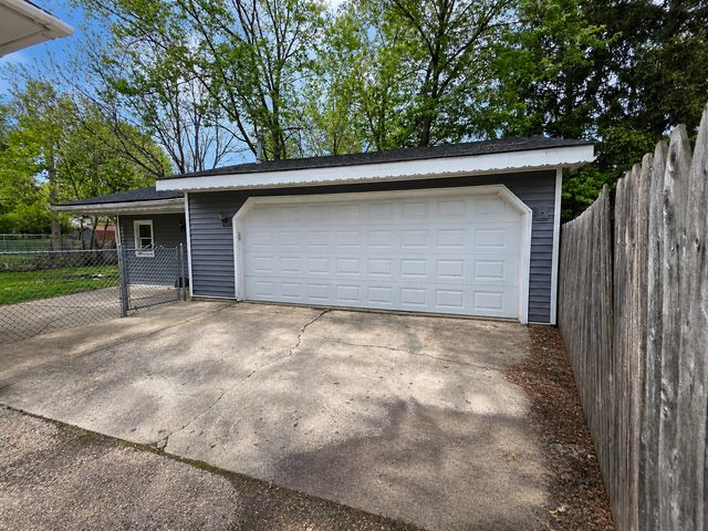 720 Adams Street, Elgin, IL 60123
