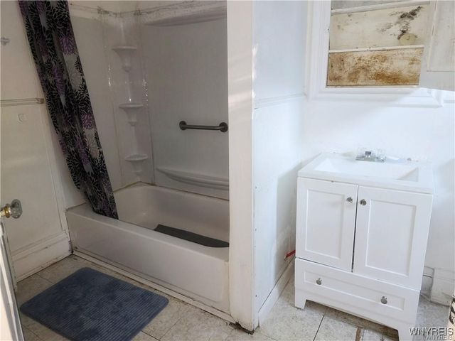 143 South Transit Street, Lockport City, NY 14094