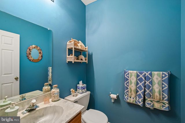 4 DUNKIRK CT, Norristown, PA 19403