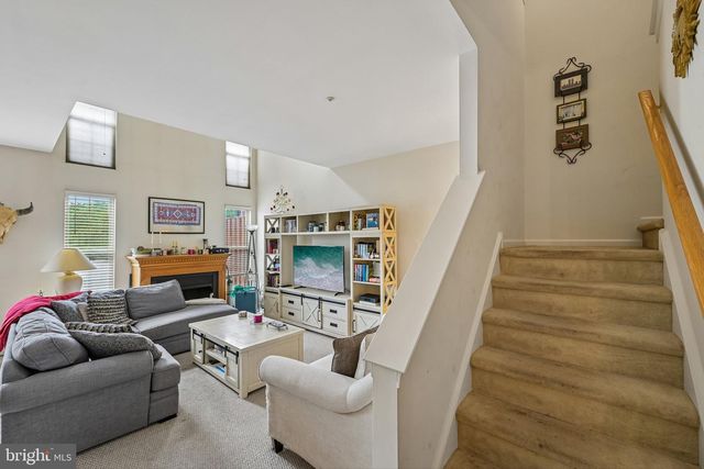 4 DUNKIRK CT, Norristown, PA 19403