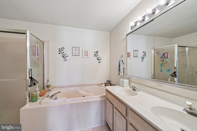 4 DUNKIRK CT, Norristown, PA 19403