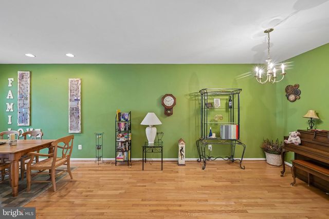 4 DUNKIRK CT, Norristown, PA 19403