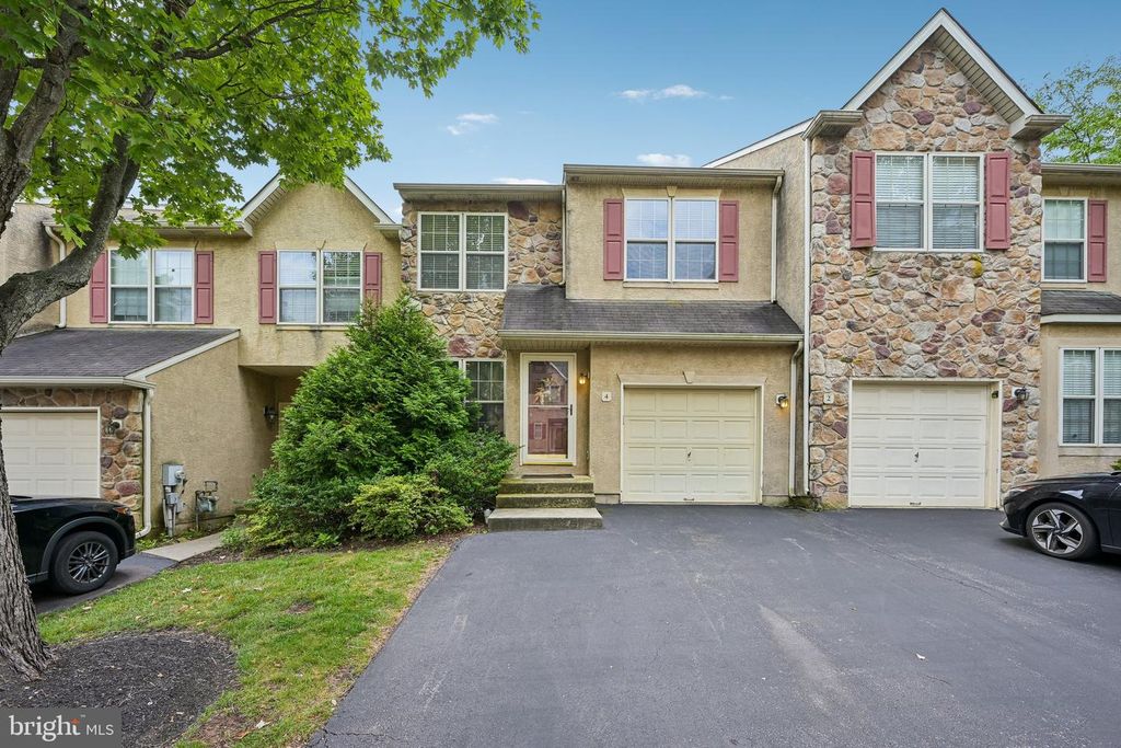 4 DUNKIRK CT, NORRISTOWN, PA 19403 — photo 2