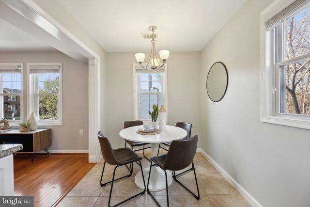 1280 Raum St NE Apt 4, Washington, DC 20002