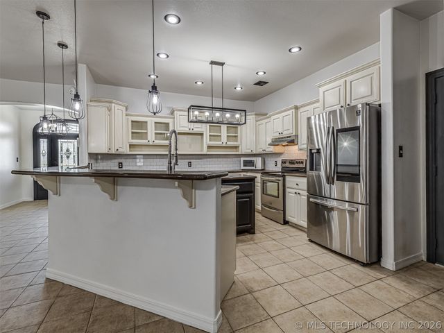 420 NW 5th, Pryor, OK 74361