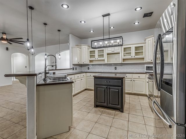 420 NW 5th, Pryor, OK 74361