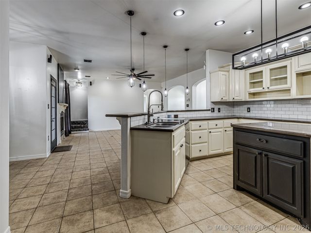 420 NW 5th, Pryor, OK 74361