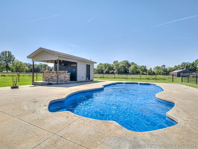 420 NW 5th, Pryor, OK 74361