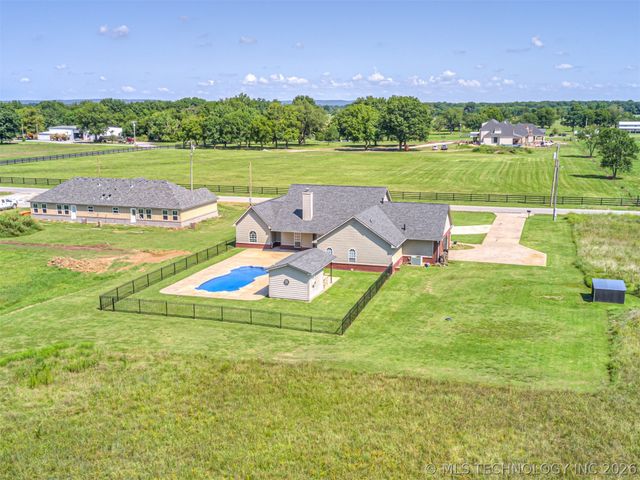420 NW 5th, Pryor, OK 74361
