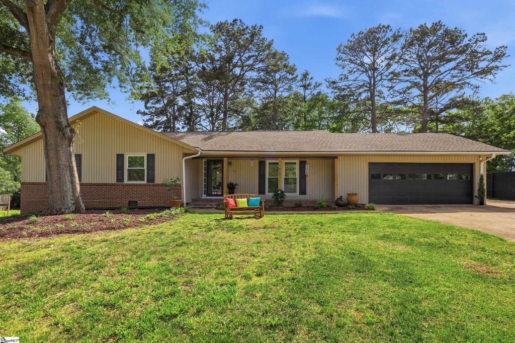 110 Ashley Oaks Drive, Simpsonville, SC 29680
