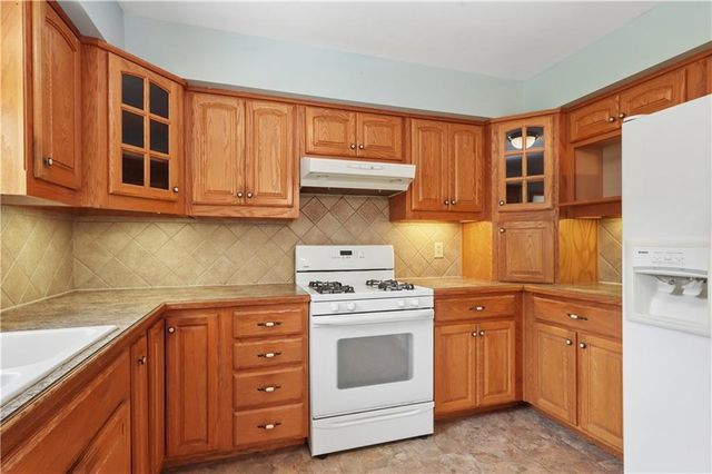 6716 Corrington Avenue, Kansas City, MO 64133