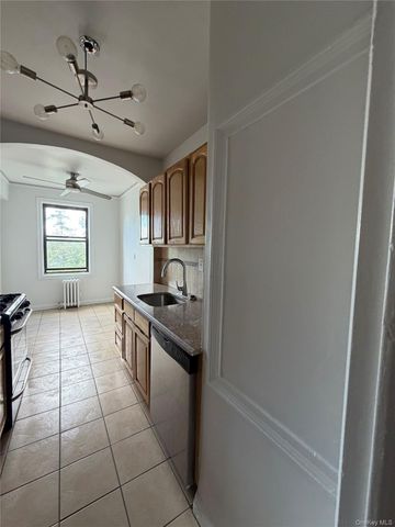 20 William Street 4B, Mount Vernon, NY 10552