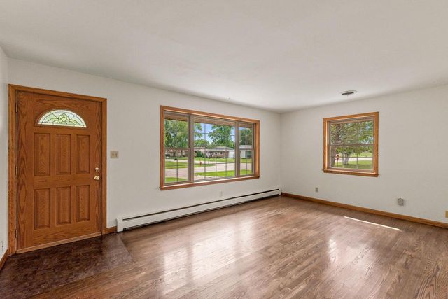 8025 N 66th STREET, Brown Deer, WI 53223