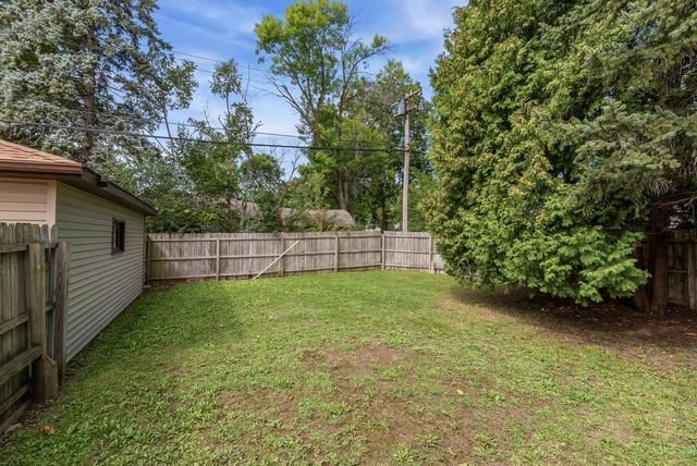 8025 N 66th STREET, Brown Deer, WI 53223